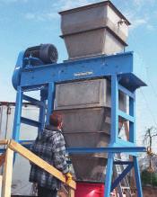 We can provide complete size reduction systems with feeding, weighing, conveying, dumping, mixing, compacting and pumping elements.