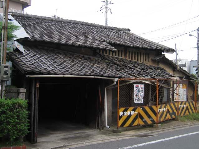 全壊確率How should old house in Osaka prepare for Inland (Uemachi( Uemachi) ) EQ..8 C =.4 y No retrofit Low durability Inland EQ..6 P f.4.2 High durability (25).
