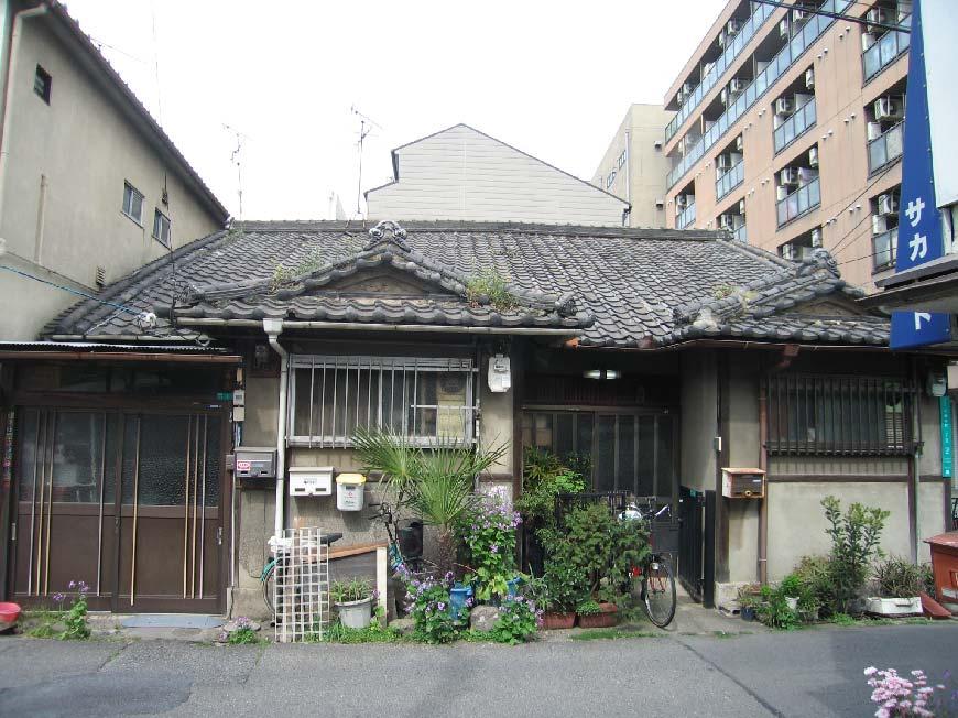 全壊確率How should new houses in Kochi prepare for Nankai EQ. P f.8.6.4 C y =.5 No retrofit (T =25yrs) C y =.