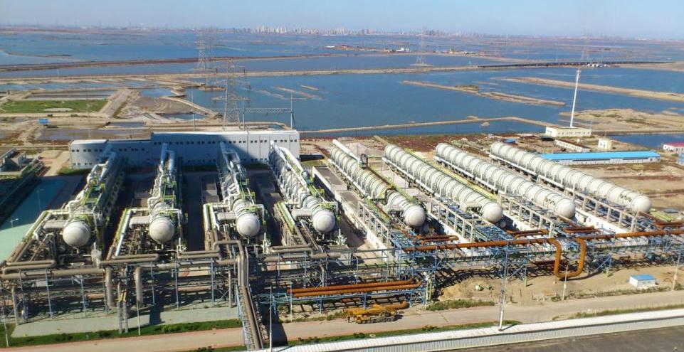 IDE s Horizontal Evaporator: MED-50 MGD Capacity SDIC, Tianjin, China POWER - CHINA S LARGEST DESALINATION PLANT SDIC Electric Generation Plant: Tianjin, China No fresh water source