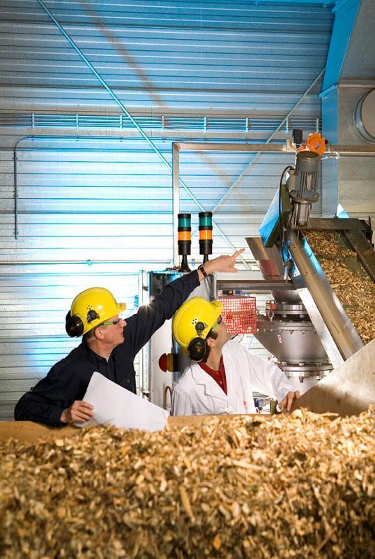 ECN in biomass (co-)firing and torrefaction 20+ years experience in biomass co-firing R&D, identified the potential of torrefaction and played a pioneering role in torrefaction development since 2002