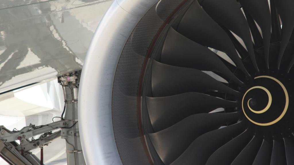 Rolls-Royce delivers advanced operational intelligence to airlines Challenge Improve aircraft efficiency. Increase aircraft availability. Reduce engine maintenance costs for airlines.