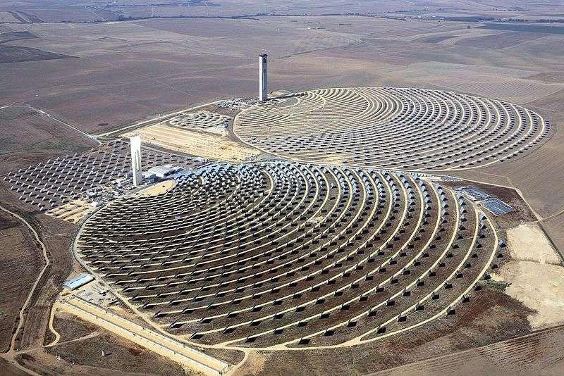 Tower Solar Thermal Power Plant: PS10: 11 MW, 624 large heliostats (120 square meters