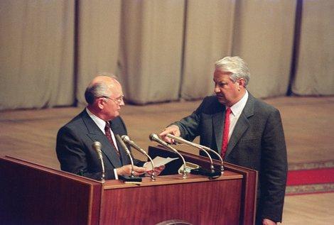 Gorbachev was unable to reestablish real control after a coup in