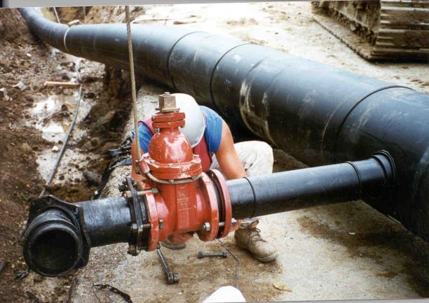 Transition to Non-Polyethylene Pipes Polyethylene pipe can be conveniently connected to metallic valves, pumps and even pipe.