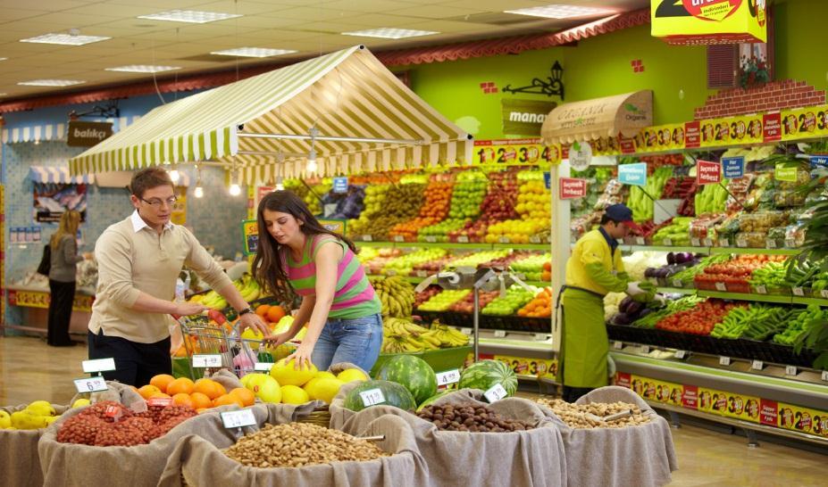 brand & competitive pricing strategy Diverse fresh food emphasis on
