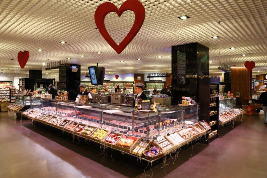 Macrocenter Supermarkets Gourmet shopping and exclusive Number of stores: 23 400-2,500 sqm / 10,000 SKUs Upscale gourmet store serving a