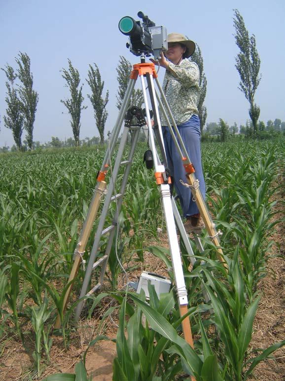 Applications: Measuring losses of ammonia from a fertilized maize field in China The portability of the laser systems makes them very attractive for field work in remote locations Open path