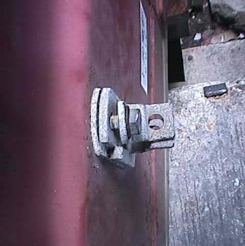 Excessive damage to the seal or locking mechanism must be