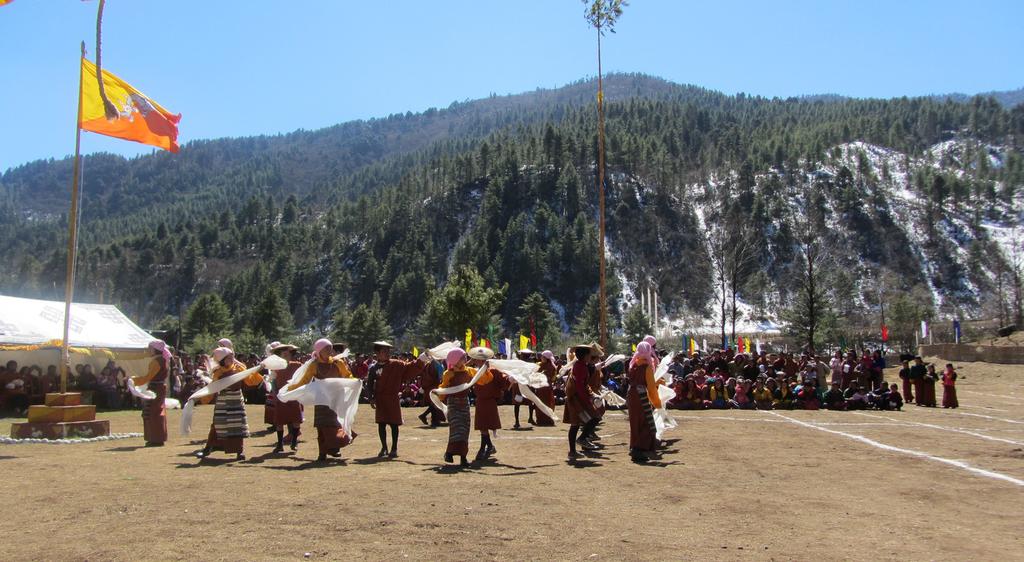 Highlands 6 visitors along with 105 nomads from eight dzongkhags (districts) in the country. Netra Binod Sharma, the WWF co-manager of Wangchuck Centennial Park said that Dr.