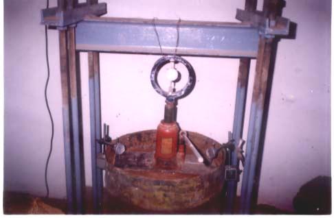Fig. 6 Laboratory Cyclic Load Test Apparatus Fig: 7 Heave Measurements in Laboratory 1.