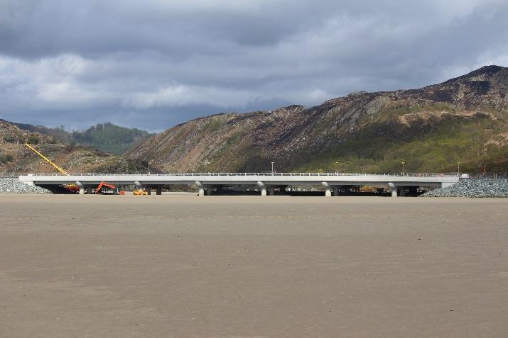 Case Study 2 North Wales Viaduct Multi-span concrete beam and slab bridge over river