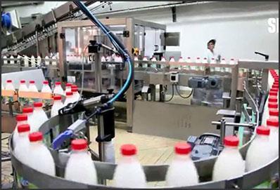 We offer an advanced range of auto bottling machines and automatic filling machine that are used for filling and capping of products like cosmetics (shampoo, cream, lotions) lubricants and viscous