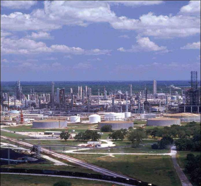 Sweeny Complex Overview Refinery processes 247 MBD crude oil Produces about 5 MTD petroleum coke Natural gas and hydrogen pipelines Large site for expansion near petcoke storage Chevron Phillips