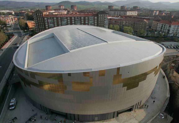 4.2. Vitoria bullring retractable roof This retractable roof consists of a combination of a conventional steel structure, two main trusses of 8o m length separated by other two trusses of 40 m, and a