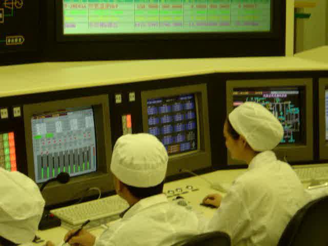Automatic power reduction Reactivity Control Safety demonstration at HTR-10 reactor during HTR conference in Beijing, September 2004 Events: 1. Single control rod withdrawn 2.