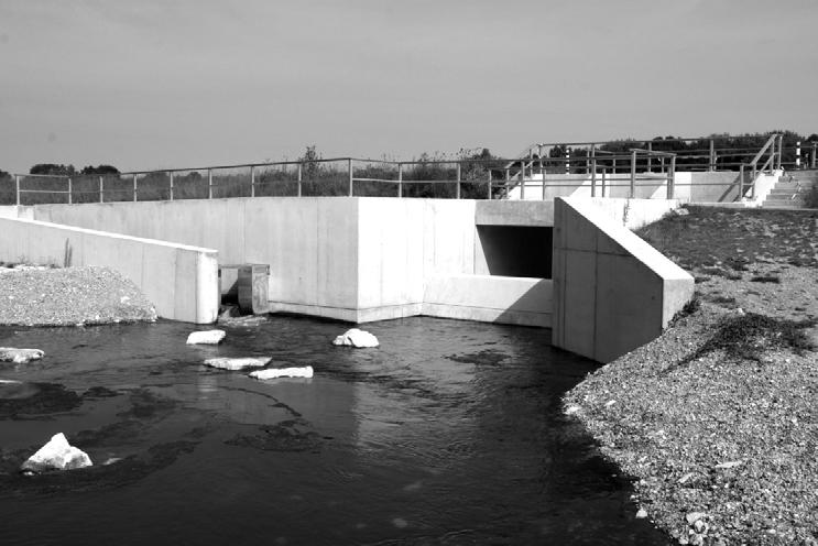 Sustainable Land Use and Water Management Picture 3: Weir for bypass river.