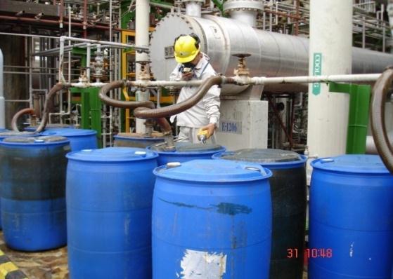 IBC TANK INSTALLATION Chemical waste contains in many small drums now in IBC tank