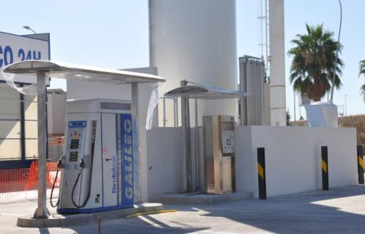 ALOVERA Alovera (Guadalajara) Type D LNG storage tank of 60 m3 CNG & LNG dispenser A-2 Motorway corridor linking Madrid-Barcelona RIBARROJA