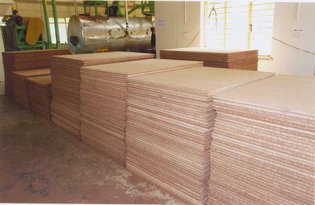 Particle boards produced on pilot plant Commercial Trials CIRCOT s particle board technology subjected to refinement on the pilot plant was tried on an industrial scale in large board manufacturing
