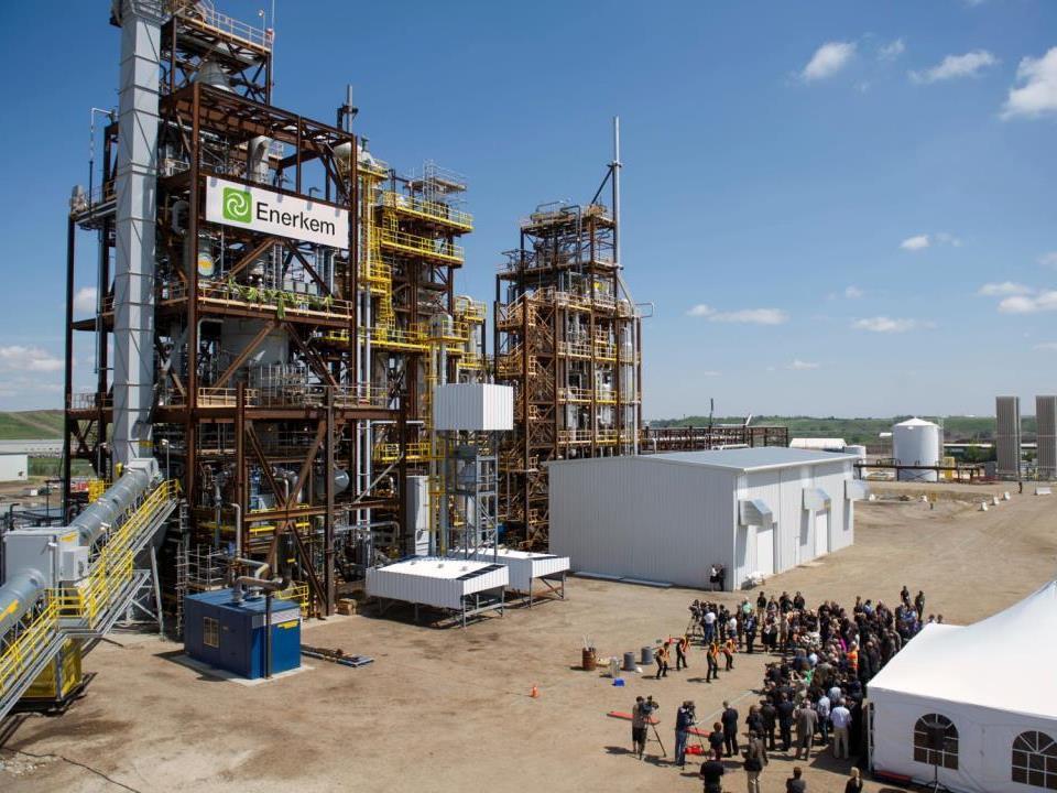 World s first commercial MSW-to-biofuels and chemicals facility ENERKEM ALBERTA BIOFUELS Capacity: Feedstock: Products: 38 million litres per