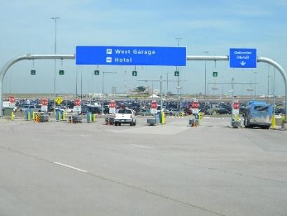 Area Parking Lot Plazas (West) Terminal Area