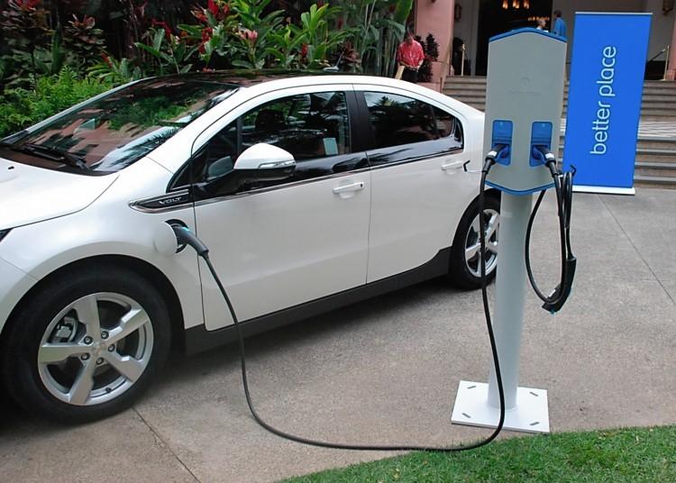 PROJECT HAWAII ELECTRIC VEHICLE NETWORK INITIATIVE Better Place is installing