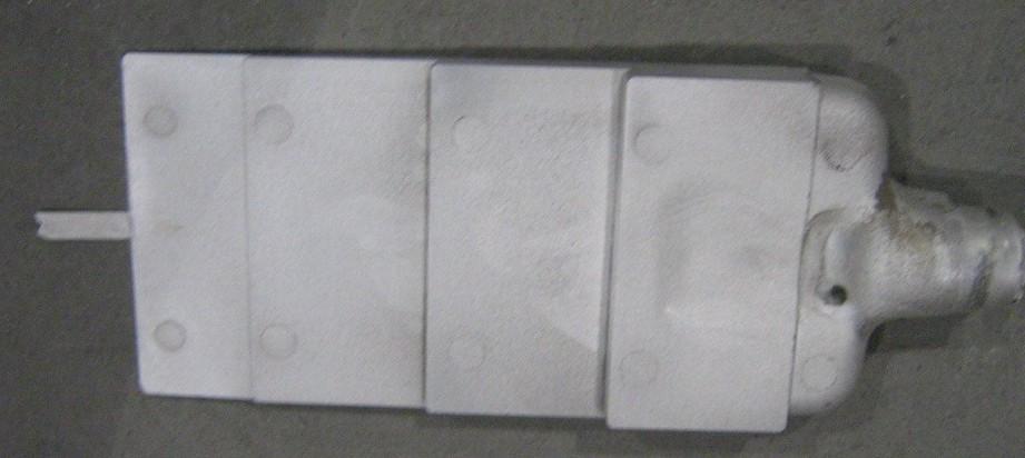 These hot spots appeared as slumped surfaces in aluminum A356 and under the form of concentrated shrinkage cavity (piping) in the AZ91E castings.