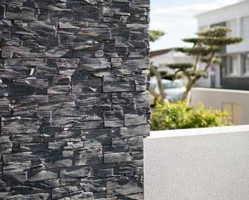 BLACK SLATE Traditional black slate, with dark blue tones, arranged in blocks that transmits a natural,