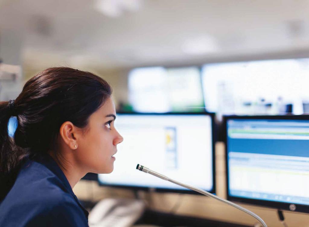 INDUSTRIES MOTOTRBO CONTROL ROOM SOLUTIONS SIMPLIFY OPERATIONS AND MAKE BUSINESS SAFER An effective dispatch management and control solution helps you optimise team communications to deliver greater