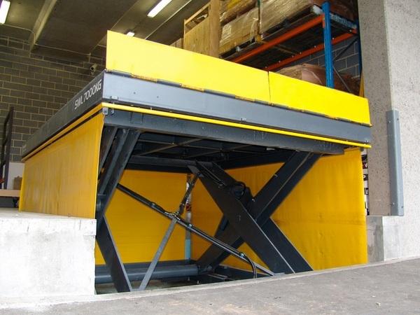 Page 1 of 4 ELEVATING DOCK SCISSOR LIFTS McGrath Industries Elevating Docks are hydraulically actuated scissor lift mechanisms that facilitate the