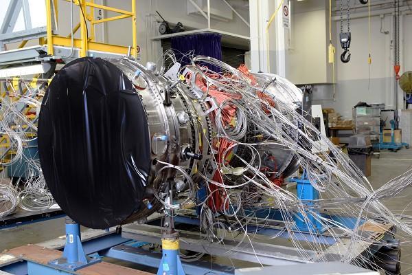 A Changing Market: Industry Example - GE GEnx engines have 23 sensors that measure 280 parameters continuously a 10-hour flight produces over 180 million pieces of engine data Data from GEnx engines