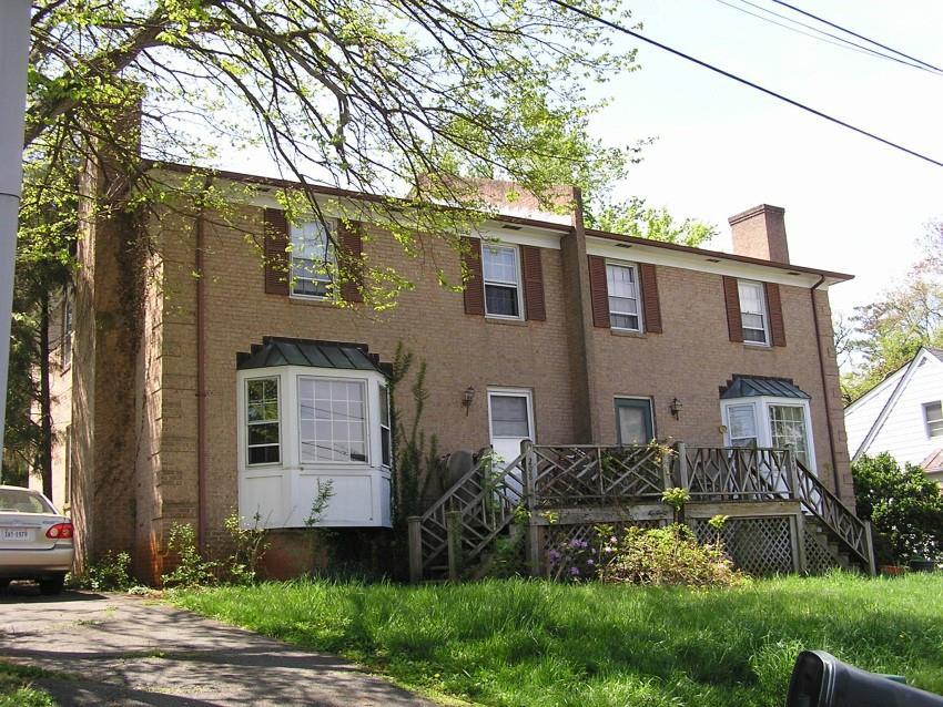 206-208 TODD AVENUE 208 Todd Avenue DHR RESOURCE NUMBER: 104-5084-0308 Primary: Double/Duplex (non-contributing) DATE/PERIOD: 1985 Colonial Revival Site Description: This two-story brick duplex is