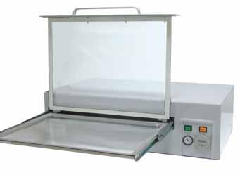 This ranges from photoplotters for the production of high-quality films for subsequent processes, to one and double-sided working UV exposure units.
