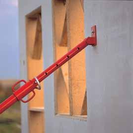 We advise placing a wooden beam between the hoisting hooks and the concrete elements to spread any concentrated loads.
