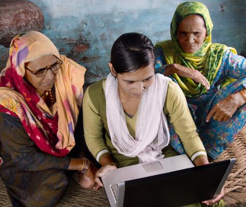 MICROFINANCE INSTITUTIONS AND DIGITIZATION IN INDIA Adapted from the Handbook
