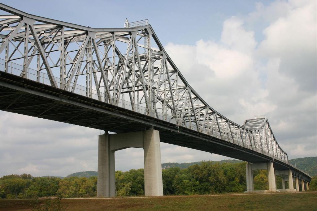 4. Historical Bridge Elements Character-defining features of Bridge 5900 include: 1. Steel, riveted, cantilever through-truss, design and construction (Segment F main spans 18, 19, and 20).