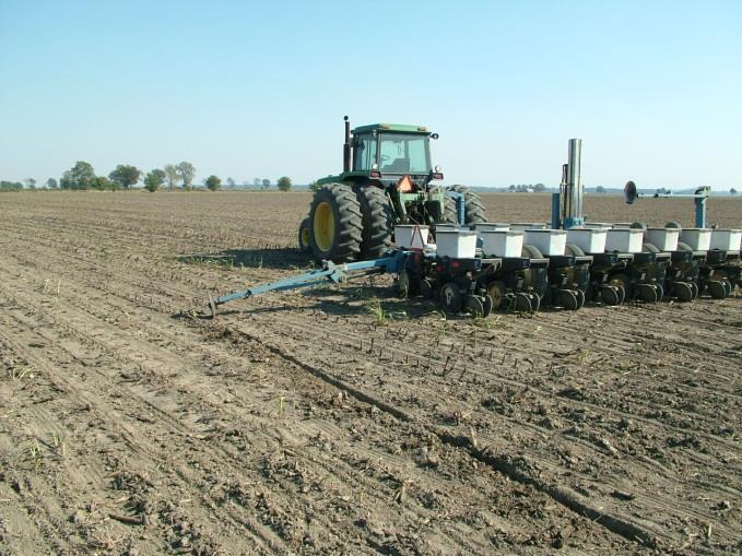 Cultural Management Planting Options Drilled 15 Row Planter 8% - 10% yield penalty (Lee, KY) Broadcast Stand issues, depth
