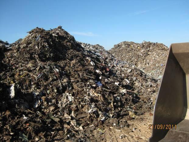 CHARACTERIZATION OF CDW REFUSE The materials dumped in cells I and II are made up of 3 typologies: Construction and demolition waste refuse (CDWr) Aggregates (natural and recycled) that separate the