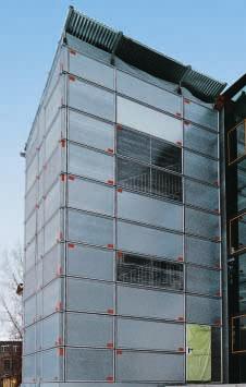 And because only a simple side protection is necessary in the support scaffolding no toe board and only one handrail assembly times are shorter and transportation volumes are reduced.