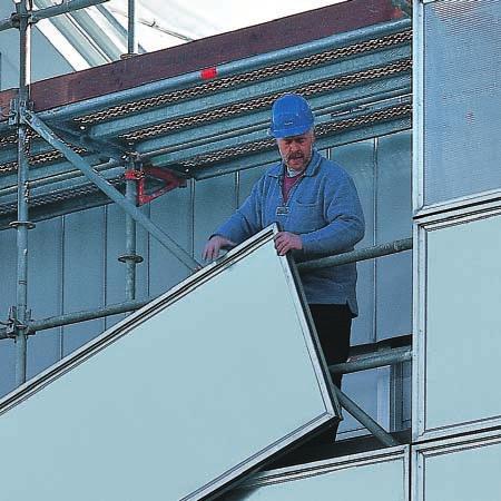 Its modular design with wall, roof, light and soundproofing cassettes means that even the most specialised jobs can be tackled: whether it s used for asbestos removal, sandblasting work, protection
