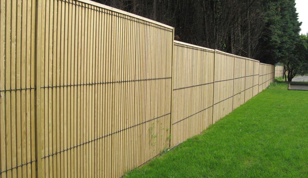 EUROGUARD COMBI EuroGuard Combi brings our experience and reputation in steel and timber fencing and gates together in a design that combines the beauty of natural wood with the strength of steel.
