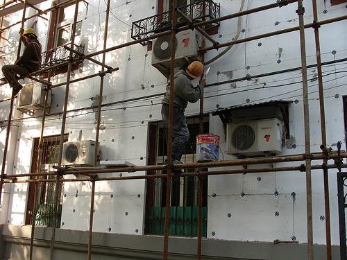 Introduction Building retrofitting achievement Building retrofitting during Chinese 11th Five Year Plan(FYP)(2005-2010) were mainly focused on residential buildings in northern