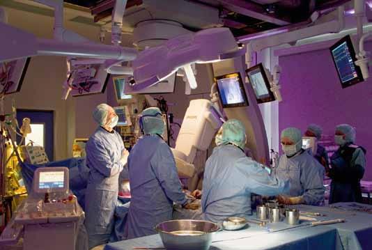 Clinical applications Transcatheter aortic valve implantation in a hybrid operating room using HeartNavigator H. Schröfel N.H. Bakker R. van den Boomen Klinik für Herzchirurgie, Karlsruhe, ermany.