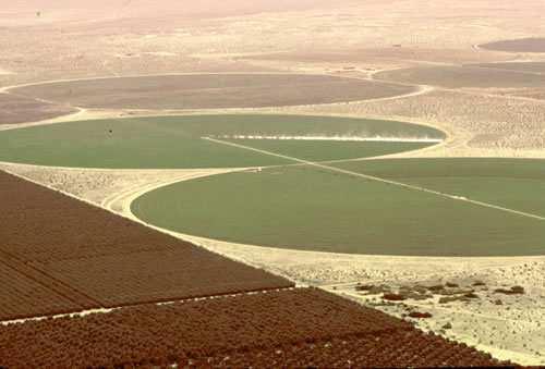 Source 4: The use of water all along the Colorado river: The farmers here use groundwater 1 which is free.