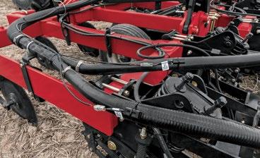 consistent mix for delivery down to the knife Diffusers above the knife vent the air, allowing the product to drop freely to the trench floor for a consistent fertilizer band at the proper depth An