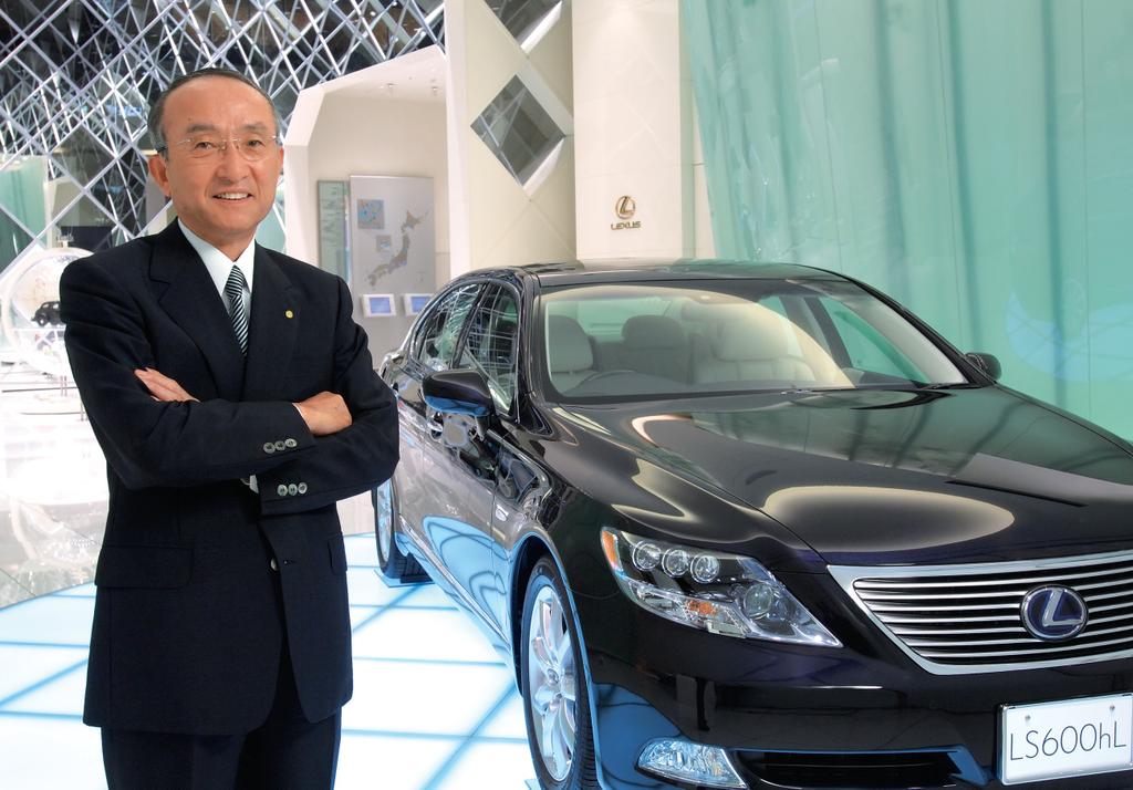 President s Message Lexus showroom in Midland Square, Nagoya, ichi Prefecture I am committed to steadily improving Toyota s