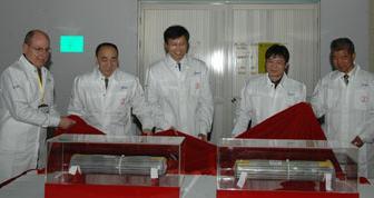 CANDU Reactors: Fuel Adaptable Natural Uranium Equivalent (NUE) Fuel in Existing CANDU Plants Successful NUE fuel demonstration testing in Qinshan CANDU reactor 24 test bundles loaded into Qinshan
