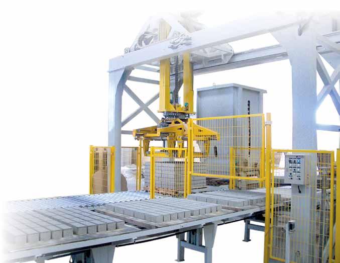 For handling the pallets to the curing chambers, the Megabloc is equipped with an automatic finger car customized to the requirements of each project in terms of the number of levels,
