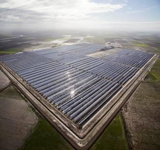 Siemens Solar Field: The SunField LP A complete, reliable, warranted and bankable solar field, based on Siemens' vast CSP experience The only supplier that develops, manufactures and installs all the